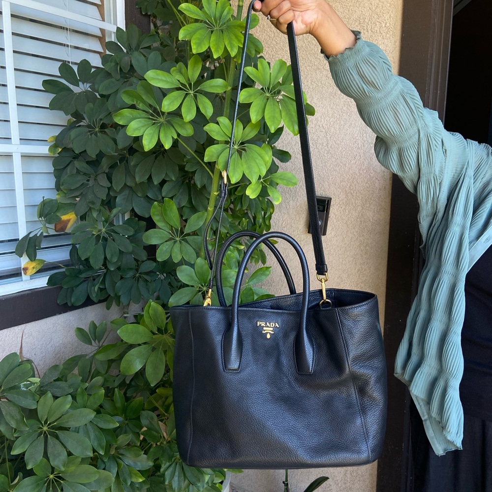 Prada Vitello Daino Shopping tote black